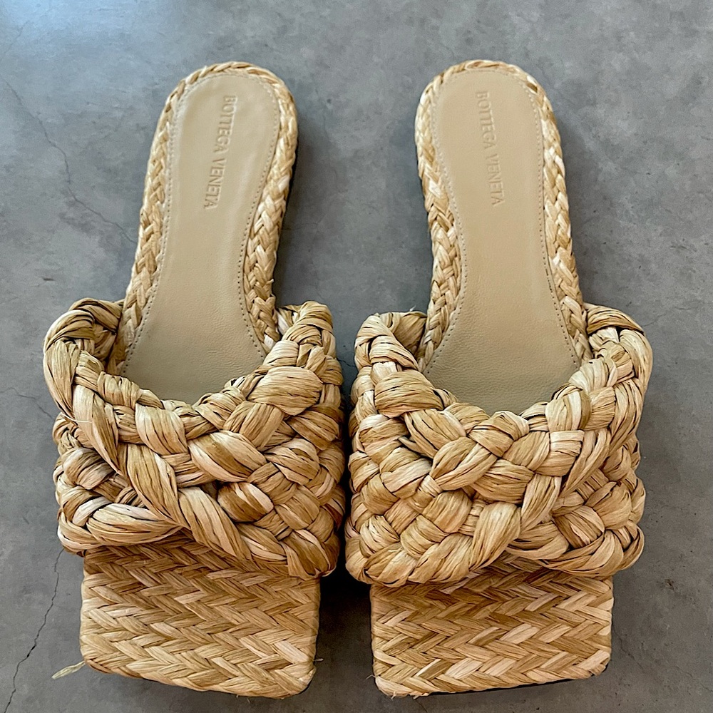 Bottega Veneta raffia square toe sandals size 38.5 Macadamia. Very gently used.